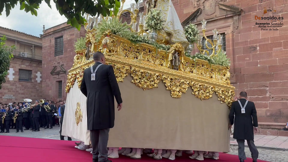 Entrada al escenario de La Virgen del Carmen de Montoro